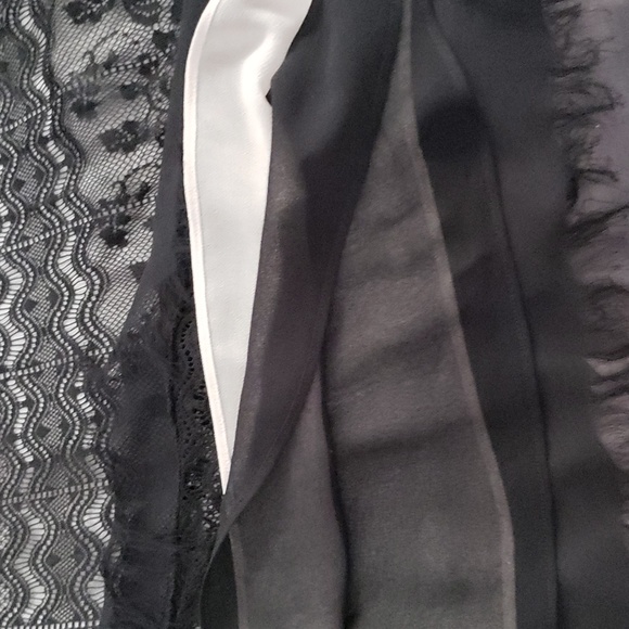 Cabi Lace Overlay Sleeveless Shirt Size L - Picture 11 of 11